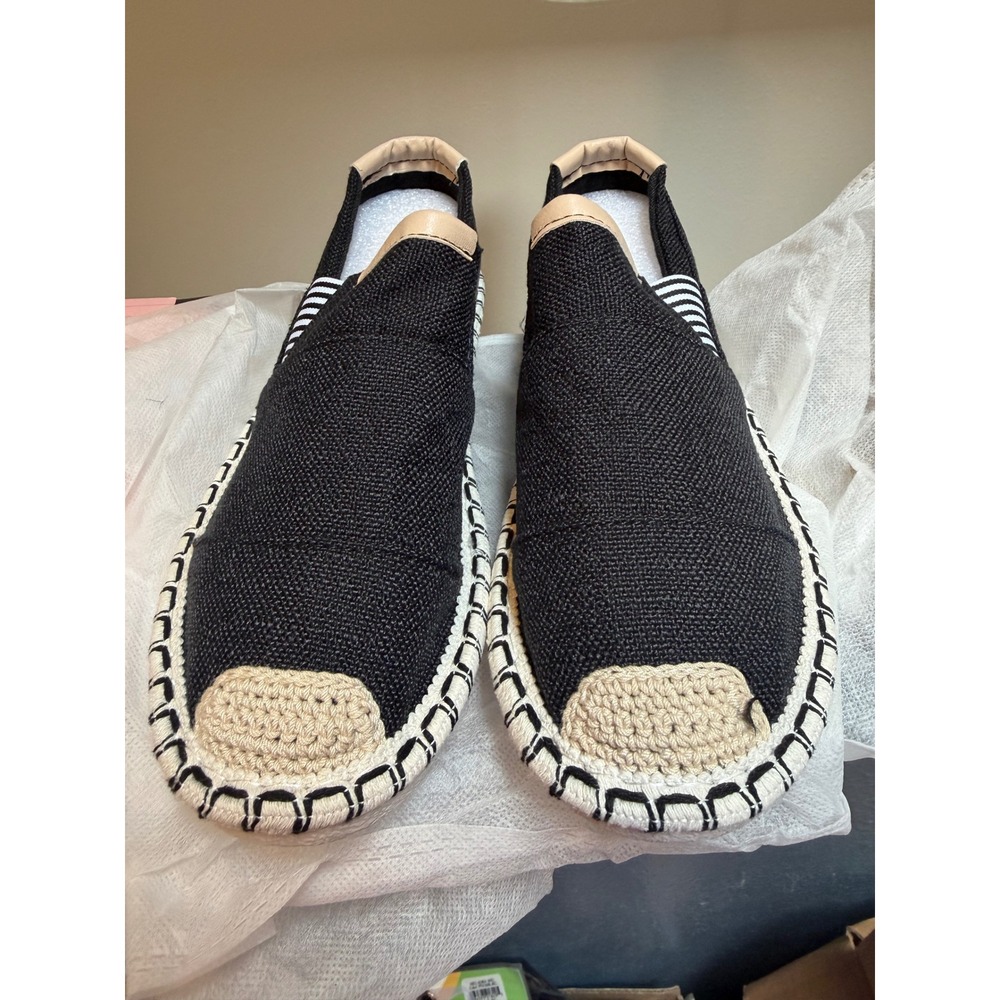 Size 7 1/2 kayleen summer slip ons